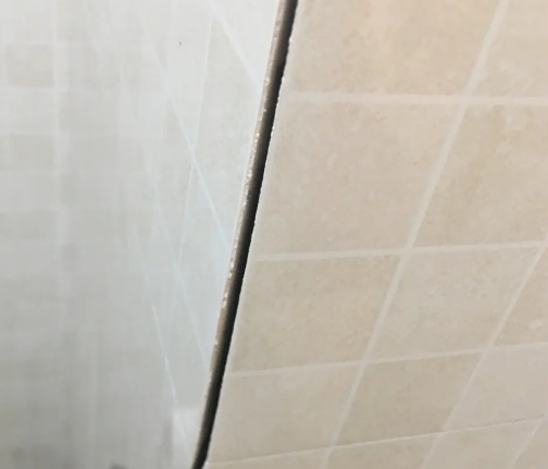 宛城瓷砖空鼓维修公司分享阳台瓷砖脱落的修复过程可以分为以下几个步骤